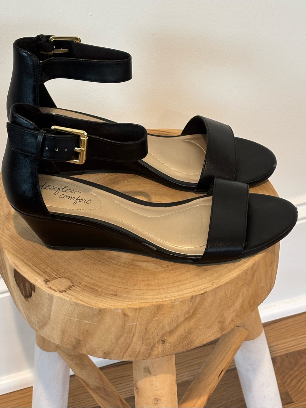 Dexflex Comfort "Paige" Ankle Strap Low Wedge Sandal Size 9.5 - NWOB